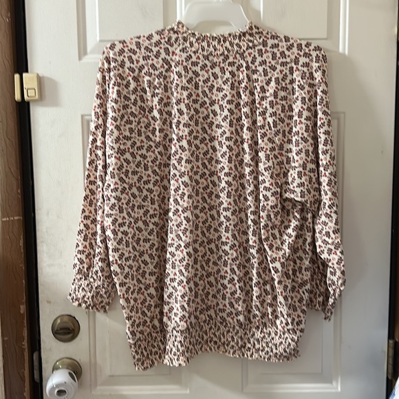 TORRID PLUS SIZE TEXTURED JERSEY CHOKER NECK SMOCKED BOTTOM TOP: CREAM: NWT:SZ 3 - Picture 5 of 5